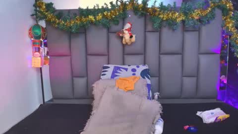 Mia online show from 12-01-25, 12:10