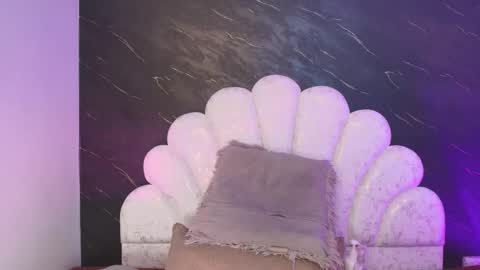 Mia online show from 03-19-26, 12:09