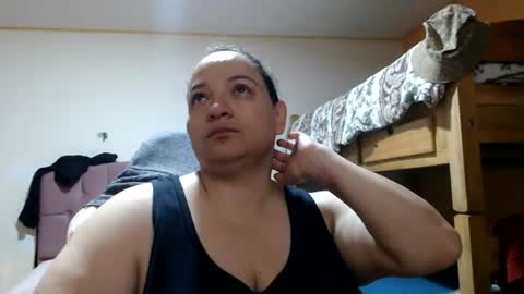 Snapshot of miaabrownn chatting on 06-14-26, 07:05 MIA online show from 06-14-26, 07:05