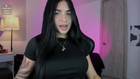 Mia online show from 09-16-25, 07:37