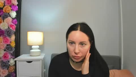 Mia online show from 02-20-26, 01:33