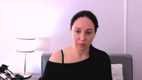 Mia online show from 07-20-26, 04:20