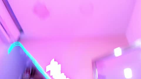 Mia online show from 02-23-25, 03:40