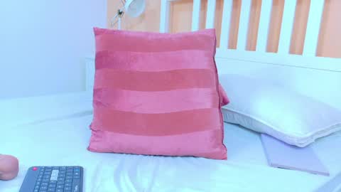 miaanderson__ online show from 04-19-26, 06:10