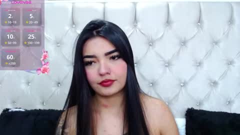 Snapshot of miaasmiith_ chatting on 09-22-25, 11:45 Alexandra online show from 09-22-25, 11:45