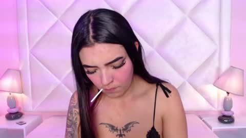 Snapshot of miaasmiith_ chatting on 10-04-25, 12:36 Alexandra online show from 10-04-25, 12:36