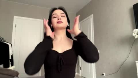 Mia online show from 03-10-26, 08:30