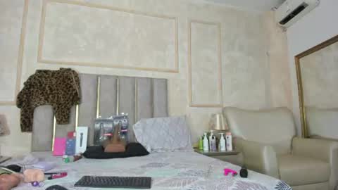 Miaasummer online show from 06-13-26, 11:41