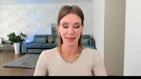 Mia online show from 06-04-26, 05:02