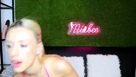 MiaBeeX online show from 07-23-26, 03:54