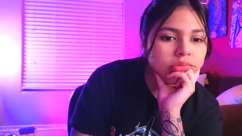 Snapshot of miacanela_xo chatting on 12-08-24, 07:05 Mia online show from 12-08-24, 07:05
