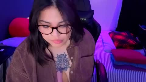 Mia online show from 03-18-26, 01:42