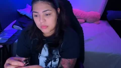 Mia online show from 07-21-26, 01:08