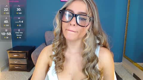 MiaCarper online show from 01-03-25, 08:32