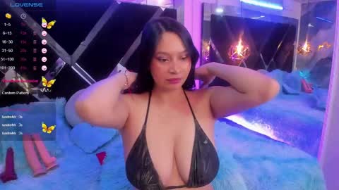 Snapshot of miacharloth chatting on 09-16-25, 01:39 Mia online show from 09-16-25, 01:39