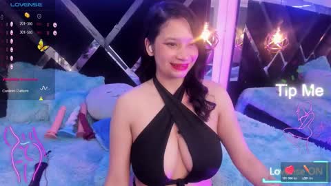 Snapshot of miacharloth chatting on 10-25-25, 03:36 Mia online show from 10-25-25, 03:36