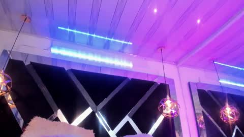 Snapshot of miacharloth chatting on 11-11-25, 02:11 Mia online show from 11-11-25, 02:11