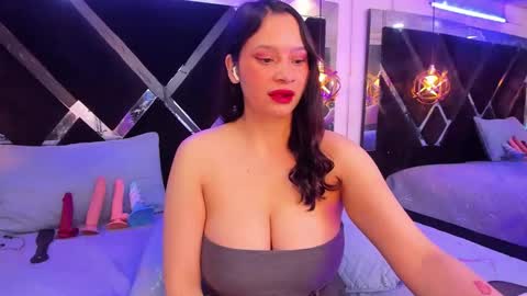 Snapshot of miacharloth chatting on 02-14-26, 01:46 Mia online show from 02-14-26, 01:46