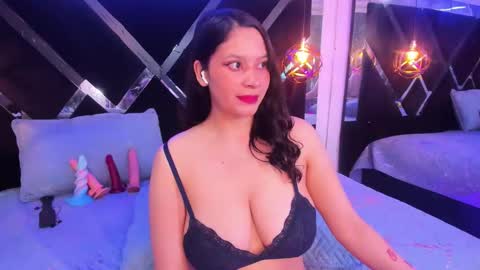 Snapshot of miacharloth chatting on 02-25-26, 01:37 Mia online show from 02-25-26, 01:37