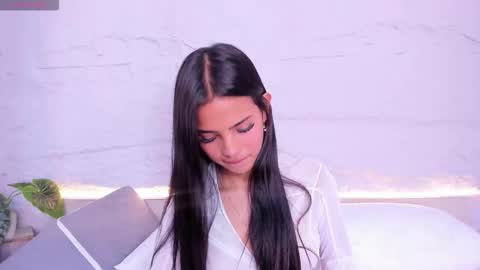 Mia online show from 03-07-26, 08:06