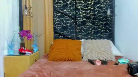 MiaCours online show from 03-18-26, 07:06