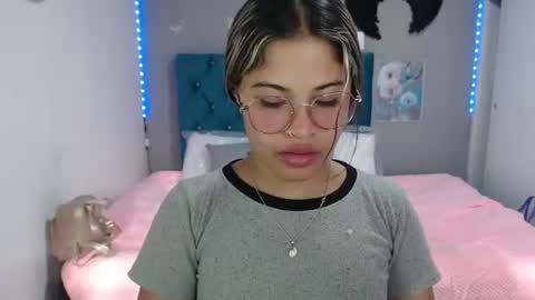 miacumgirl online show from 07-10-26, 12:19