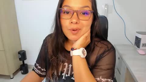 IG Yojanagomez  online show from 03-01-25, 04:44