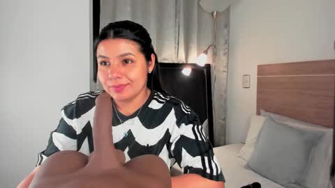 IG Yojanagomez  online show from 03-07-25, 03:40