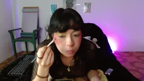 Snapshot of miadavisxx chatting on 03-17-26, 08:01 Mia david online show from 03-17-26, 08:01