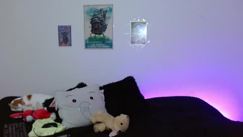 Snapshot of miadavisxx chatting on 04-14-26, 09:32 Mia david online show from 04-14-26, 09:32