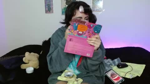 Snapshot of miadavisxx chatting on 04-19-26, 08:22 Mia david online show from 04-19-26, 08:22