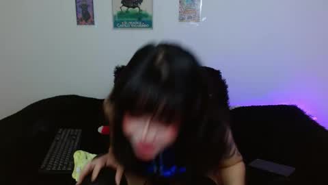 Snapshot of miadavisxx chatting on 04-23-26, 08:22 Mia david online show from 04-23-26, 08:22