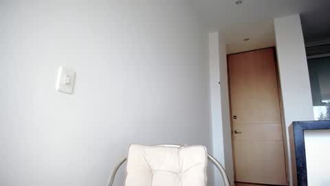 Mia online show from 12-11-24, 07:14