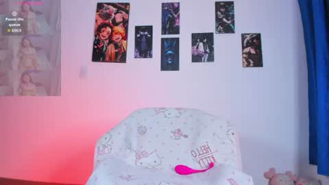 Mia Engels  online show from 07-15-26, 12:16