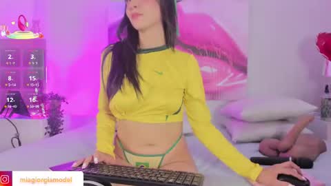 Mia  online show from 06-12-26, 05:23