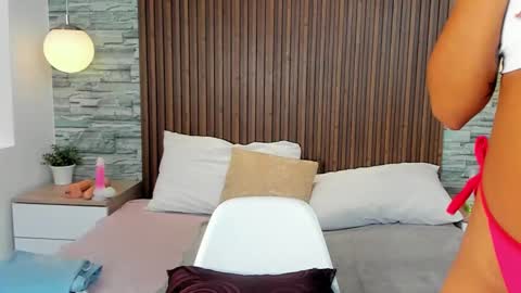 miagomezx online show from 09-17-25, 08:10