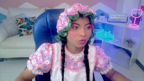 miagreys1 online show from 10-31-25, 11:44