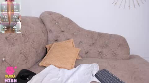 Miah Collins online show from 12-19-25, 07:15