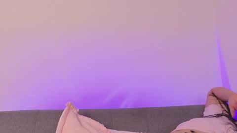 miah new independent model acount online show from 07-28-26, 12:51