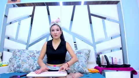 miaharper0 online show from 08-05-26, 03:53