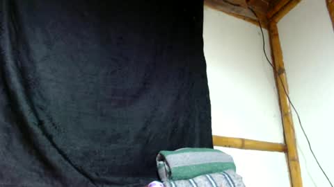 Snapshot of miahells chatting on 05-01-26, 04:22 Mia Sam online show from 05-01-26, 04:22