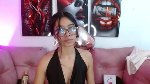 miahotcs online show from 12-20-25, 03:41