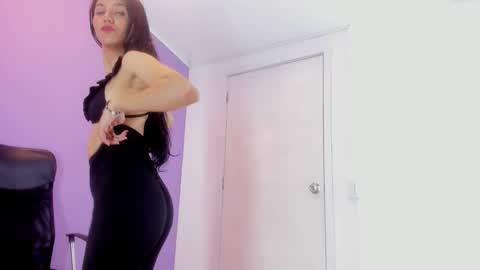 Snapshot of miajhonsonx chatting on 11-15-25, 03:30 miajhonsonx online show from 11-15-25, 03:30