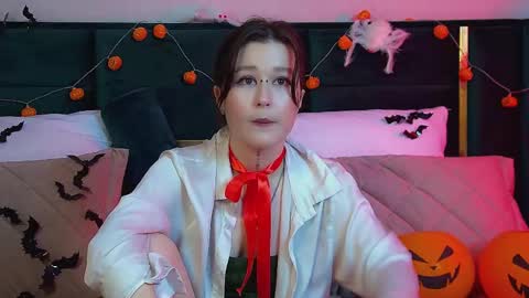 Mia online show from 10-25-25, 06:46