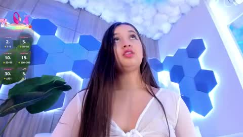 Mia  online show from 09-25-25, 03:54