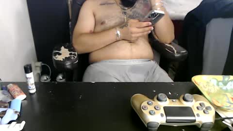 Snapshot of miaking chatting on 09-25-25, 03:32 Mark online show from 09-25-25, 03:32