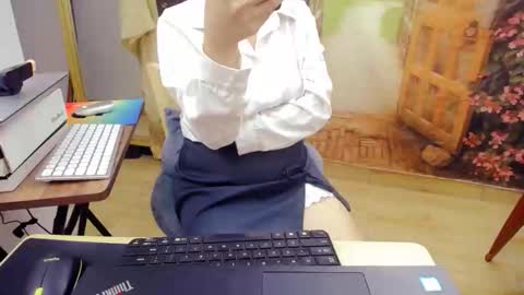 Mia online show from 10-17-25, 03:25