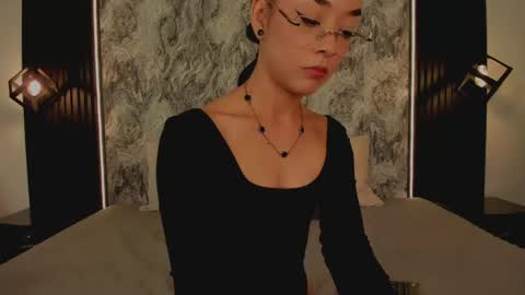 Mia Larouse online show from 03-24-26, 08:25