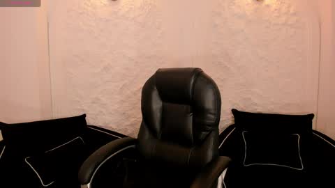 Call me Mia  online show from 04-29-26, 10:05