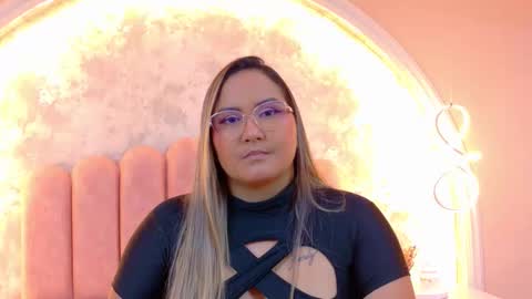 Snapshot of mialaurents chatting on 03-04-26, 03:12 Mia online show from 03-04-26, 03:12